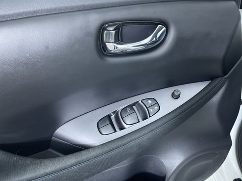 Certified 2025 Nissan Leaf S FWD image 14