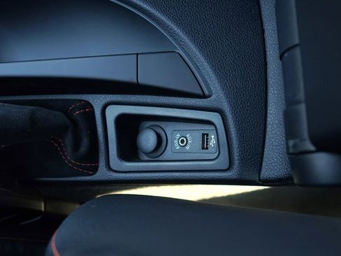 Used 2011 BMW 1 Series M image 29