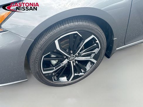 Used 2025 Nissan Altima 2.5 SR w/ SR Premium Package FWD image 38