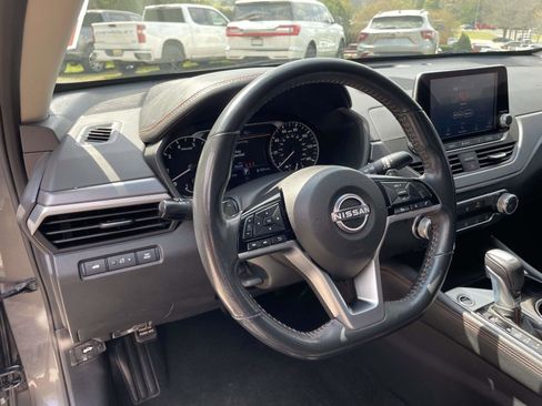 Used 2024 Nissan Altima 2.5 SR image 7