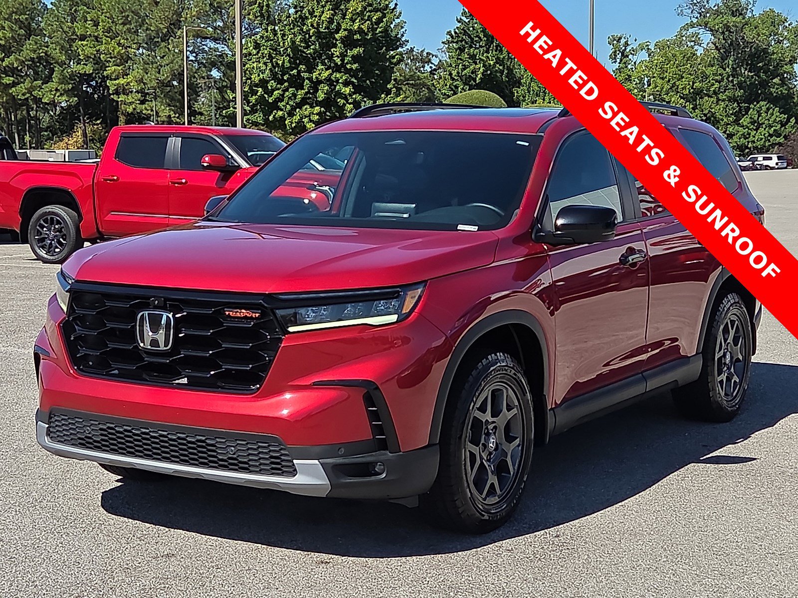 Used 2024 Honda Pilot TrailSport image 2