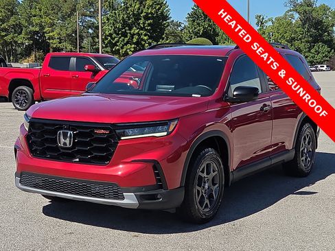Used 2024 Honda Pilot TrailSport image 2
