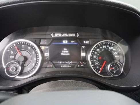Used 2022 RAM 1500 Laramie AWD/4WD image 12