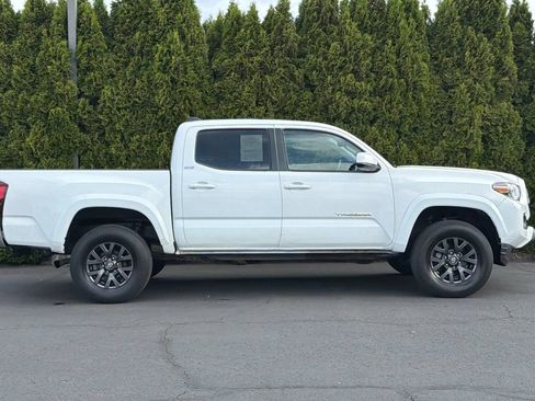 Used 2023 Toyota Tacoma SR5 RWD image 3