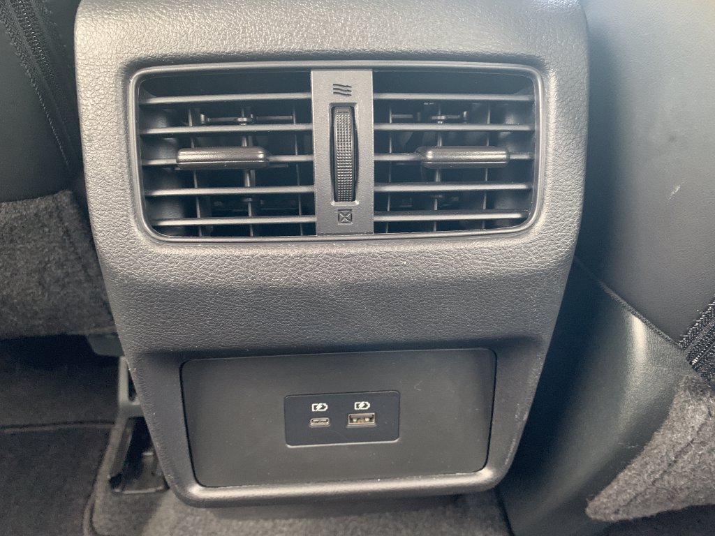 Used 2023 Nissan Rogue SV w/ SV Premium B Package FWD image 18