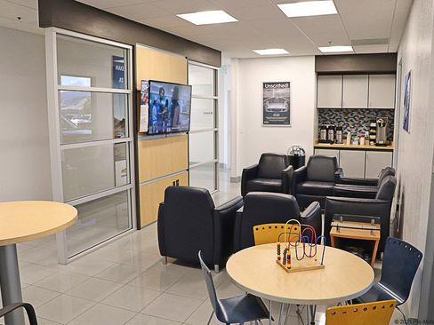 Used 2025 GMC Yukon XL Denali image 49