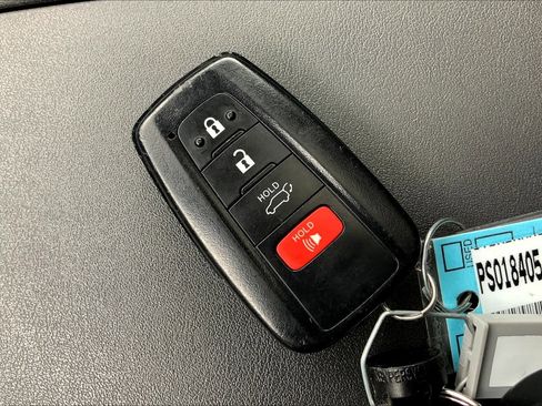 Certified 2023 Toyota Highlander XLE image 13