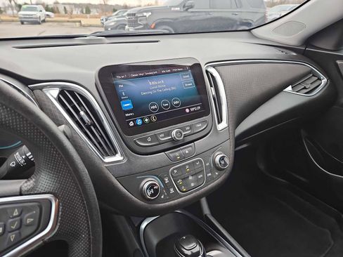 Used 2020 Chevrolet Malibu LT image 28