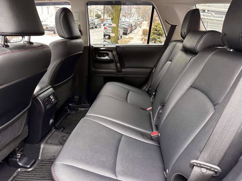 Used 2021 Toyota 4Runner Venture w/ Moonroof Package image 17