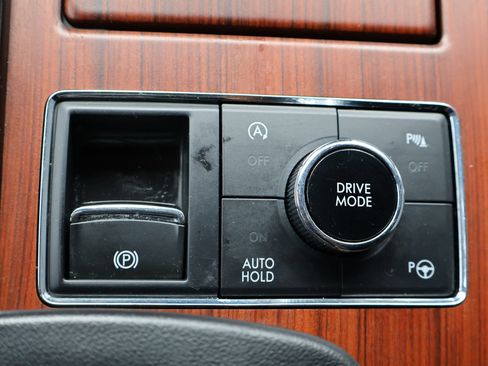 Used 2021 Lincoln Navigator Reserve w/ Luxury Package AWD/4WD image 26