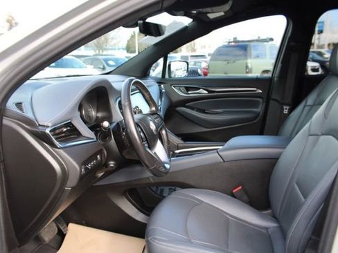 Used 2022 Buick Enclave Premium image 11