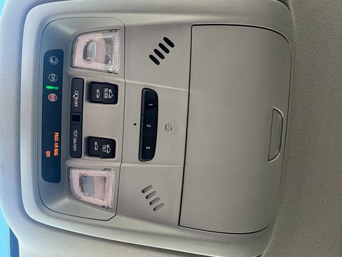 Used 2018 Buick Enclave Avenir w/ Avenir Technology Package AWD/4WD image 20