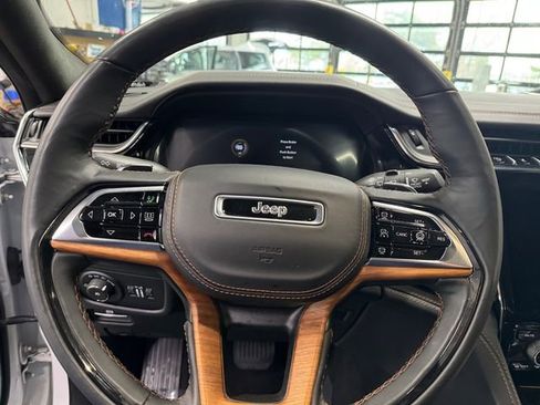 Used 2025 Jeep Grand Cherokee L Summit AWD/4WD image 19
