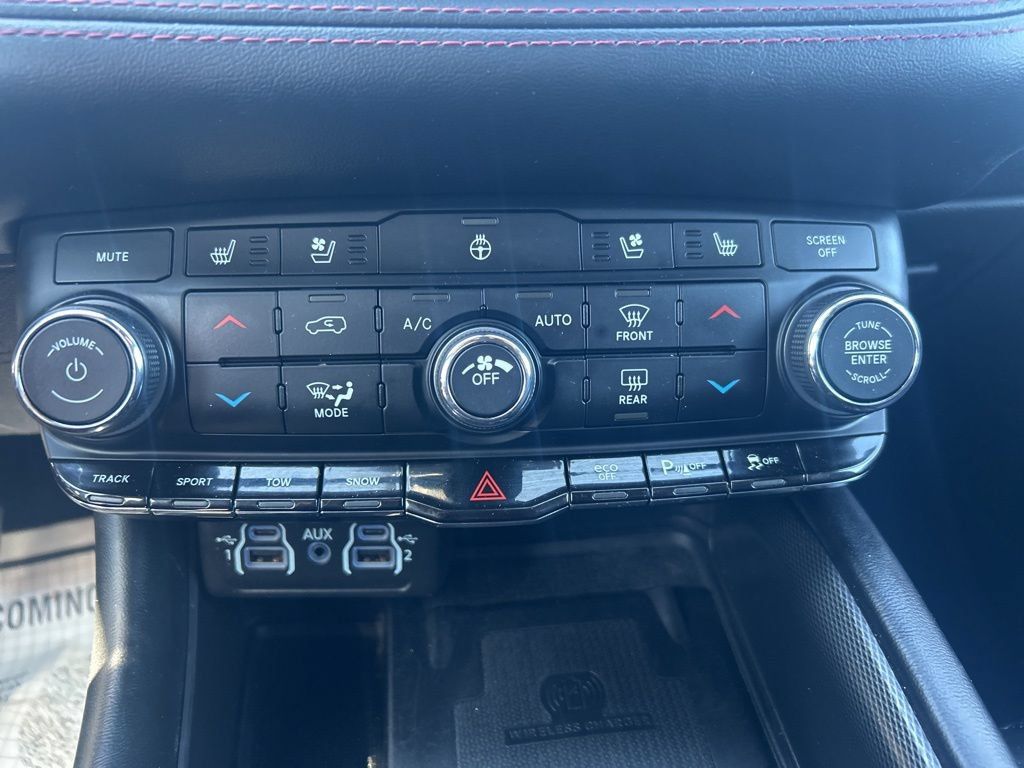 Used 2021 Dodge Durango R/T w/ Tow 'N Go Package AWD/4WD image 16