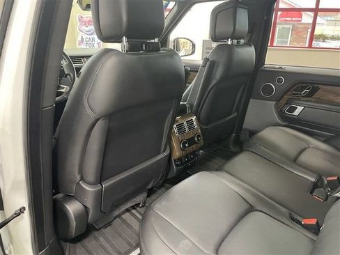 Used 2018 Land Rover Range Rover Supercharged image 32