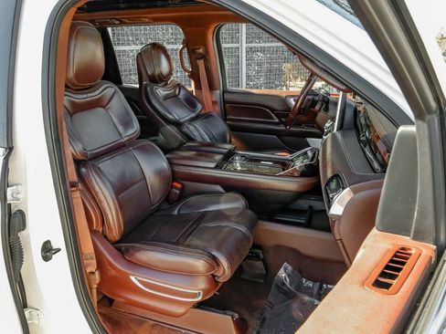 Used 2019 Lincoln Navigator Black Label w/ Cargo Package image 32