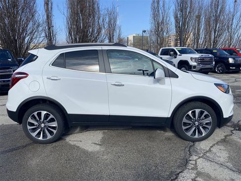 Used 2022 Buick Encore Preferred w/ Safety Package image 8