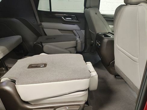 New 2026 GMC Yukon Elevation image 13