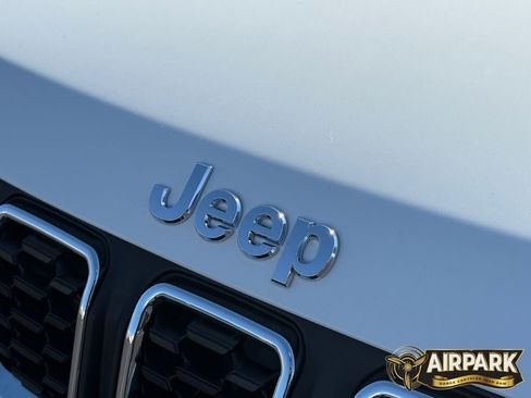 New 2026 Jeep Compass Latitude image 12