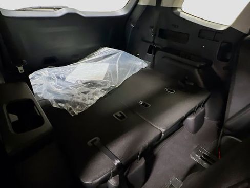 New 2025 Kia Telluride S image 30