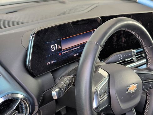 Used 2024 Chevrolet Equinox EV LT w/ LPO, Blackout Package FWD image 7