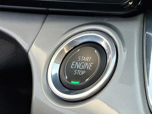 Used 2025 Chevrolet Trax LT FWD image 23