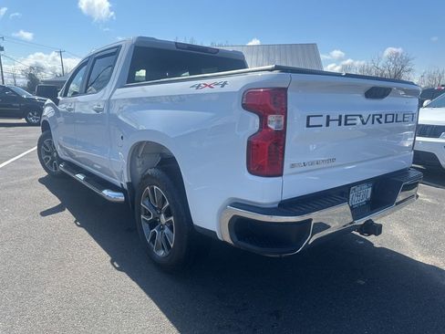 Used 2023 Chevrolet Silverado 1500 LT AWD/4WD image 5
