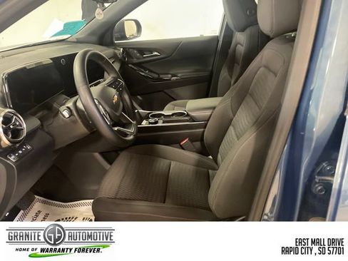 Used 2026 Chevrolet Equinox LT AWD/4WD image 13