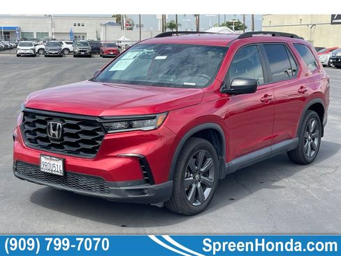 Used 2025 Honda Pilot Sport image 1