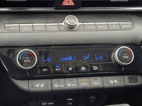Certified 2024 Hyundai Elantra Limited FWD image 26