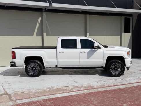 Used 2016 GMC Sierra 2500 Denali w/ Duramax Plus Package AWD/4WD image 10
