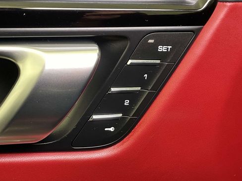 Used 2023 Porsche Macan image 37