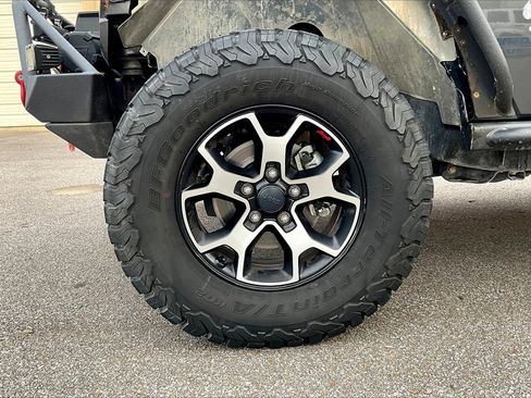 Used 2016 Jeep Wrangler Unlimited Rubicon image 8