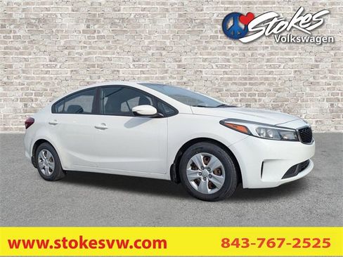 Used 2017 Kia Forte LX image 1