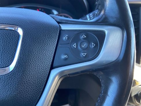 Used 2019 GMC Acadia SLE image 25