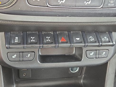 Used 2018 Chevrolet Colorado ZR2 AWD/4WD image 28
