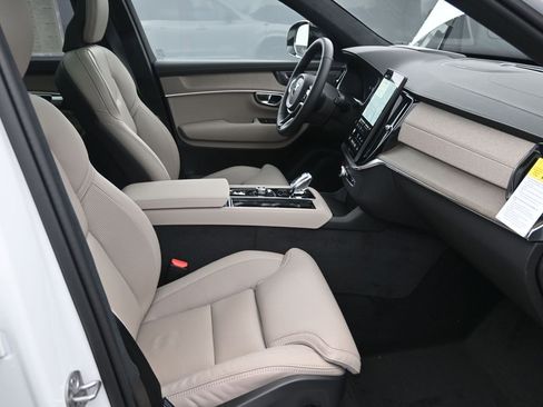 New 2026 Volvo XC90 B6 Ultra w/ Lounge Package image 37