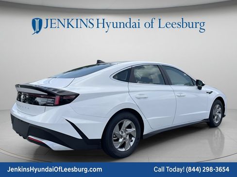 New 2026 Hyundai Sonata SE FWD image 3