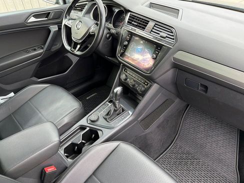 Used 2019 Volkswagen Tiguan SE w/ Panoramic Sunroof Package image 22
