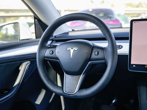 Used 2023 Tesla Model Y Long Range image 15
