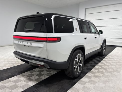 Used 2024 Rivian R1S Adventure AWD/4WD image 5