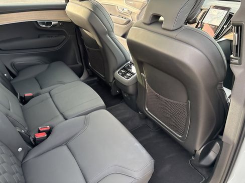 Certified 2025 Volvo XC90 B6 Plus image 44