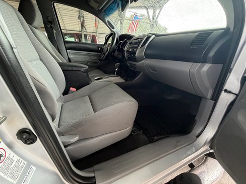 Used 2012 Toyota Tacoma 4x4 Double Cab w/ SR5 Pkg image 17
