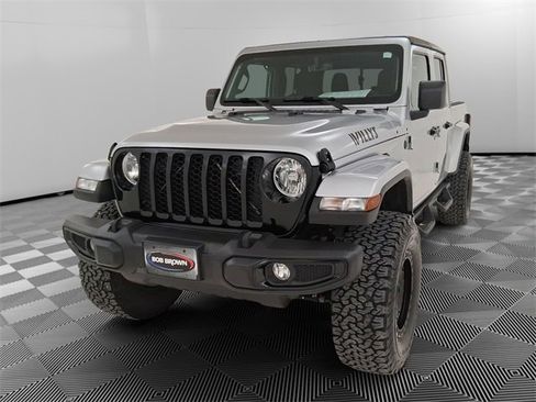 Used 2023 Jeep Gladiator Willys image 7
