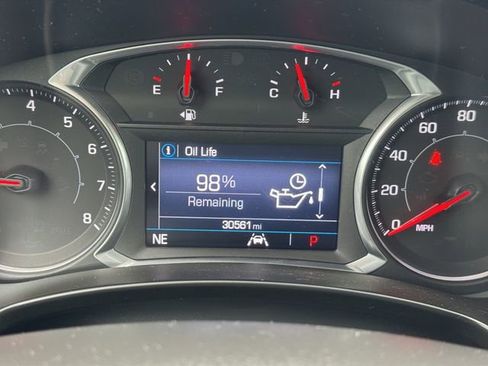 Used 2021 GMC Terrain SLE w/ Driver Convenience Package FWD image 17