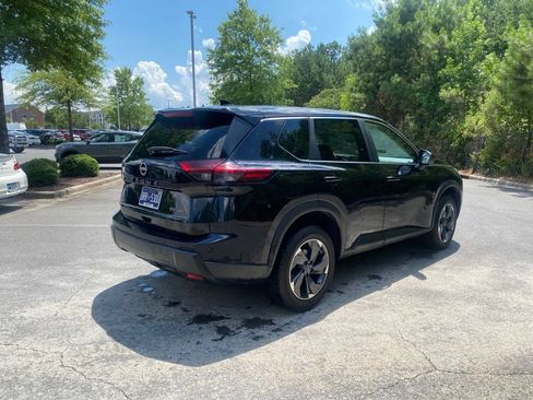 Certified 2024 Nissan Rogue SV AWD/4WD image 3