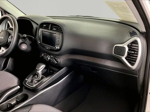 Certified 2024 Kia Soul LX FWD image 25