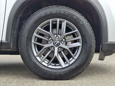 Used 2024 Nissan Rogue S AWD/4WD image 9