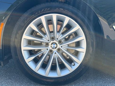 Used 2022 BMW 530i image 8