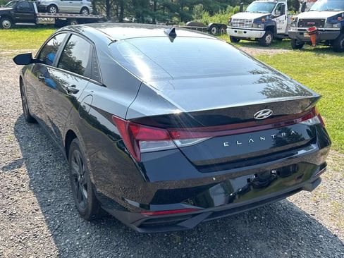 Used 2022 Hyundai Elantra SEL w/ Convenience Package FWD image 7